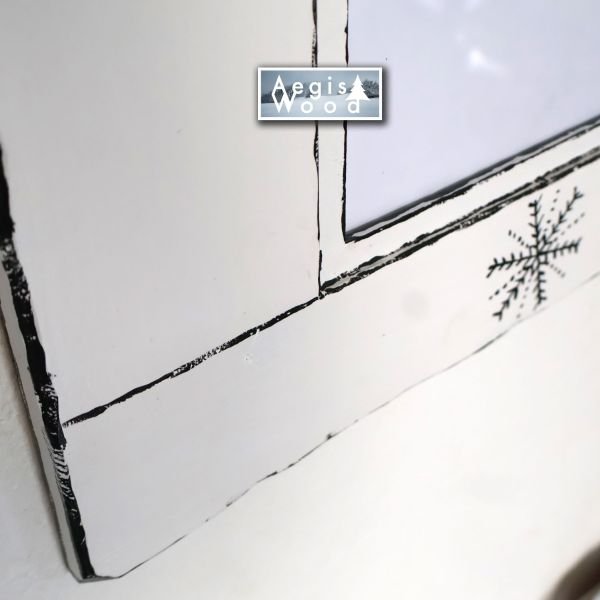 Cadre photo bois 45,5 x 42 cm pour photo A4, blanc et noir, flocons peints à la main, déco montagne chalet, cadeau Noël souvenir ski