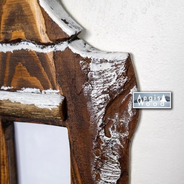 Cadre Photo Bois Sapin Enneigé 10x15 cm – Croûte de Pin Rustique – Déco Chalet Montagne Savoie – H44 x L24 cm