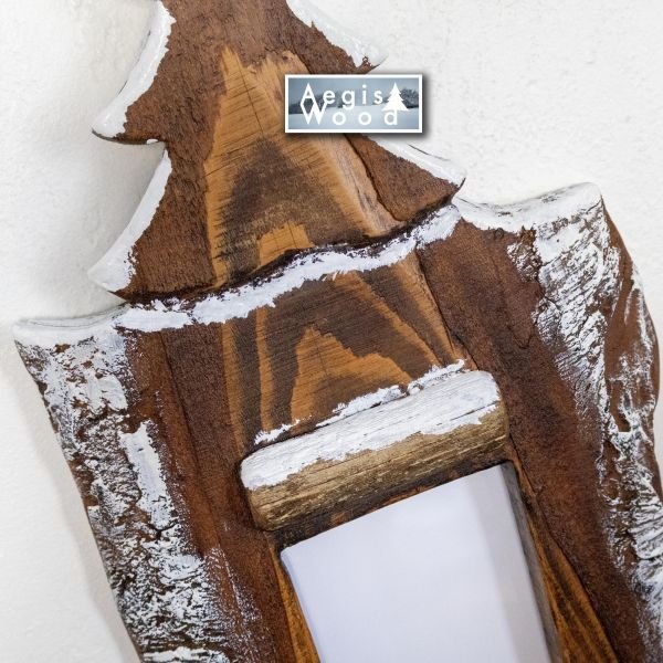 Cadre Photo Bois Sapin Enneigé 10x15 cm – Croûte de Pin Rustique – Déco Chalet Montagne Savoie – H44 x L24 cm