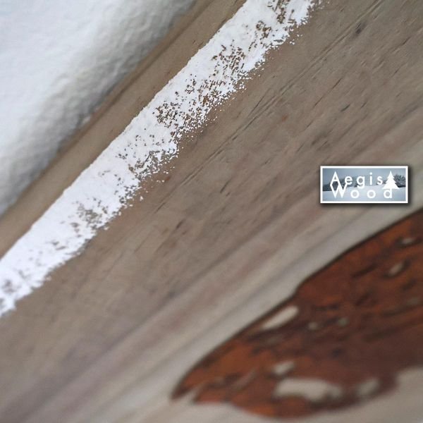Hibou grand-duc en métal oxydé sur bois vieilli 22x33 cm – Déco murale chalet, flocons pyrogravés, cadeau Noël fait main